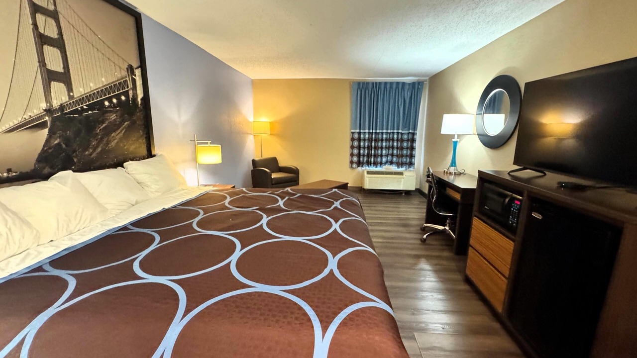 Photo of Bedroom in Booneville