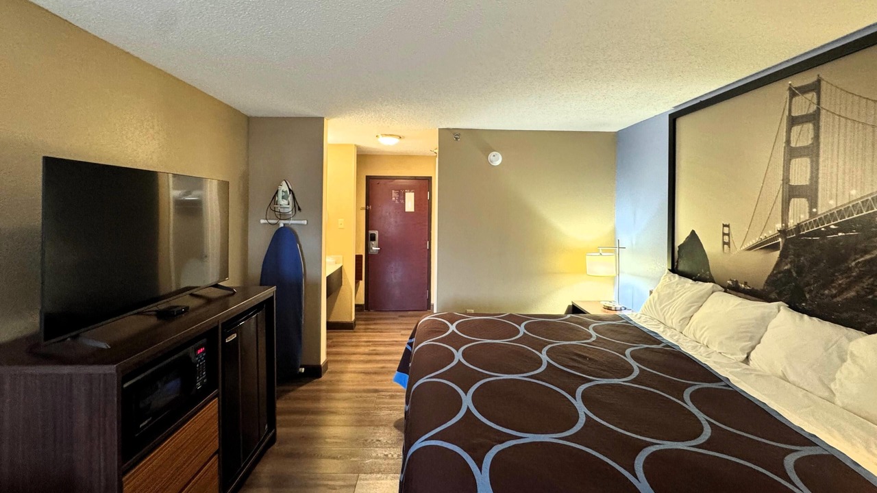 Photo of Bedroom in Booneville