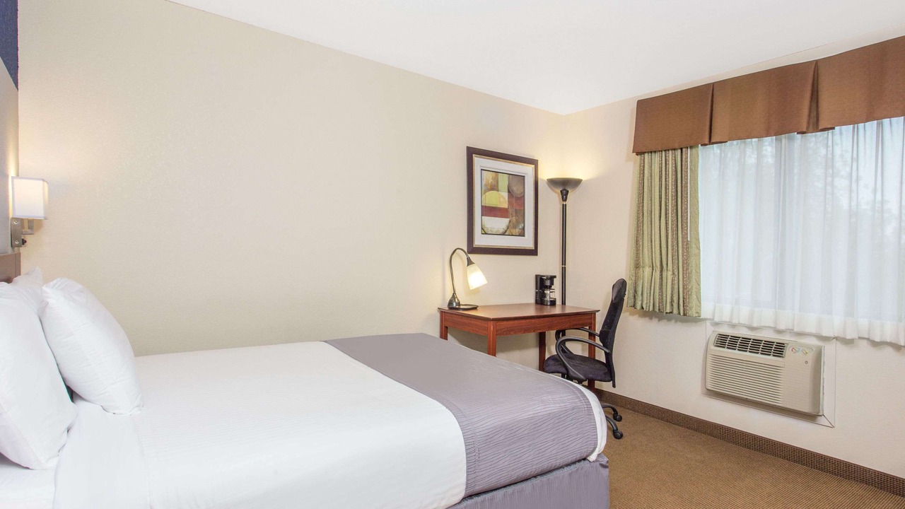 Photo of Bedroom in Dubuque