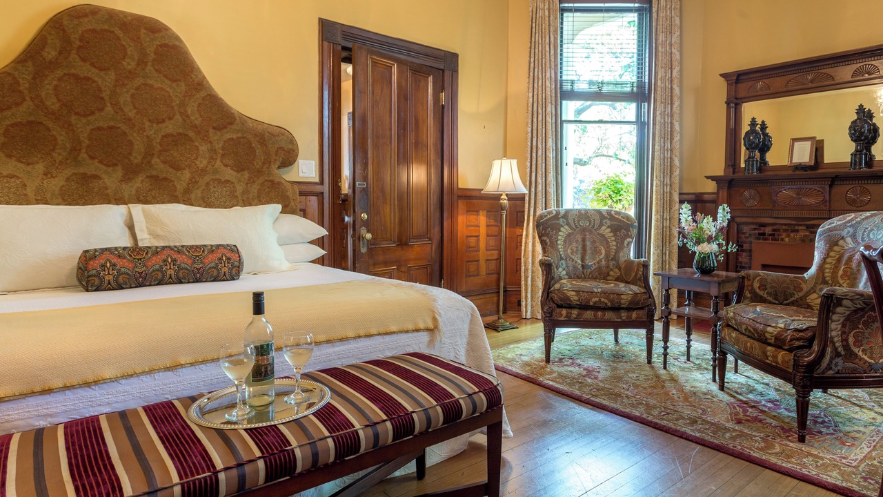 Photo of Bedroom in Historic District - North