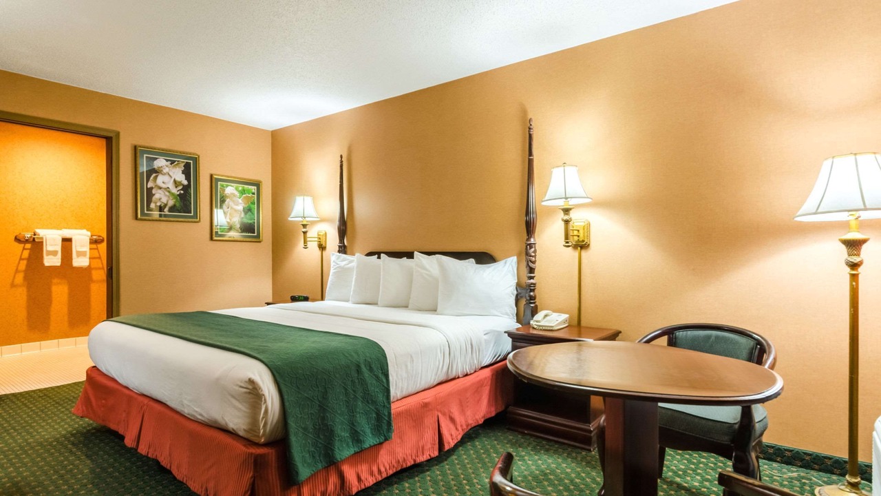 Photo of Bedroom in Eureka Springs