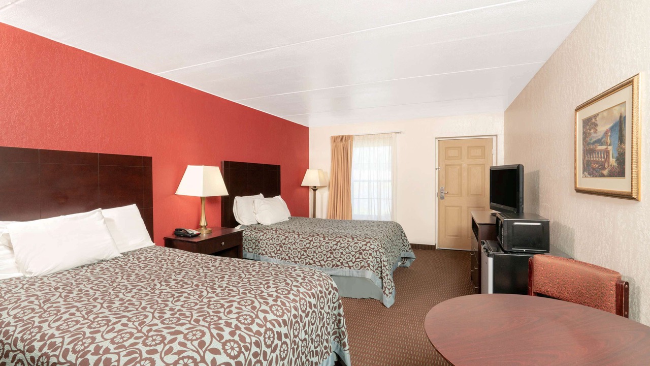 Photo of Bedroom in Cave City