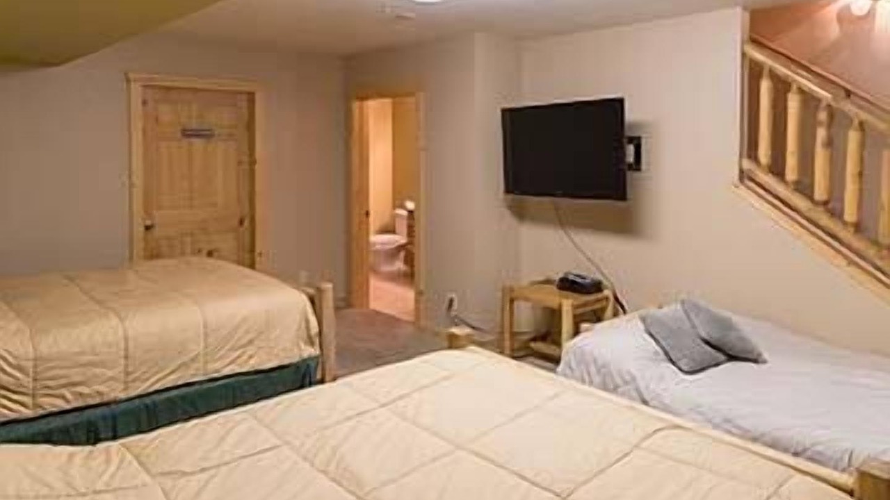 Photo of Bedroom in Lake Delton