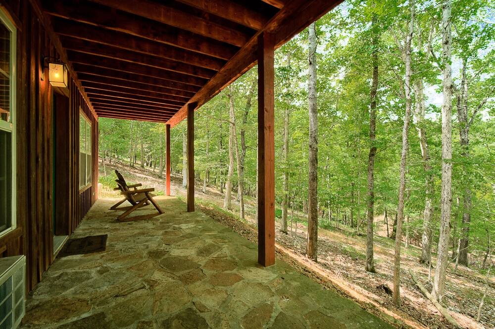 Photo of Patio Balcony in Sylvan Shores
