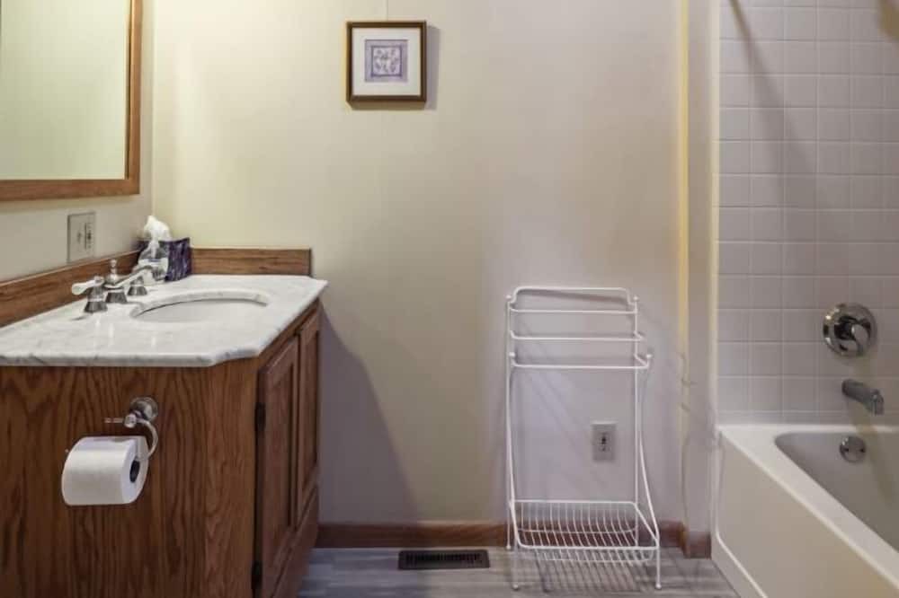 Photo of Bathroom in De Soto