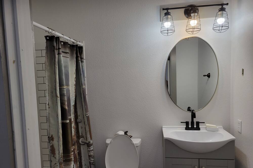 Photo of Bathroom in Yantis