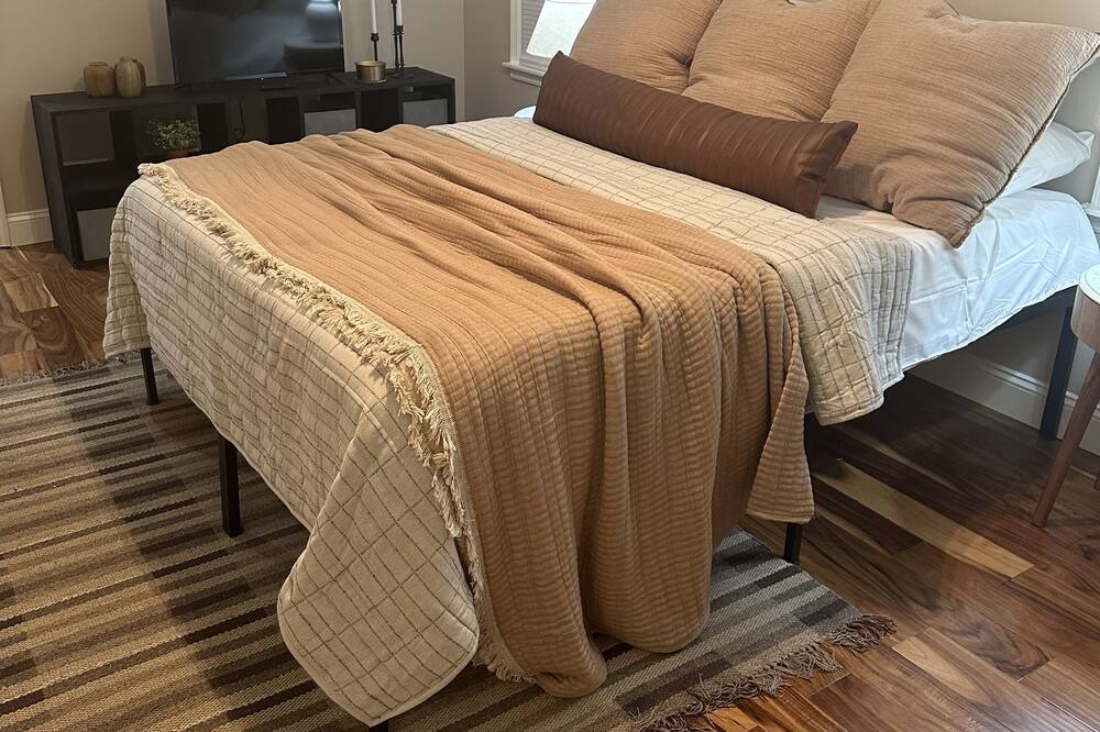 Photo of Bedroom in Ashland City