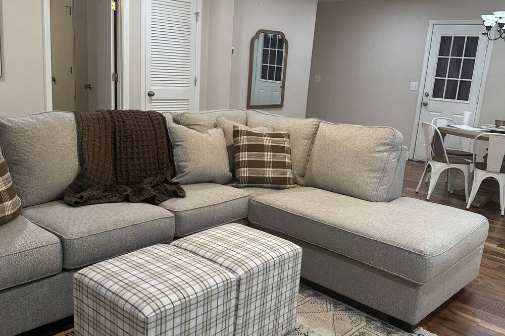 Photo of Livingroom in Ashland City