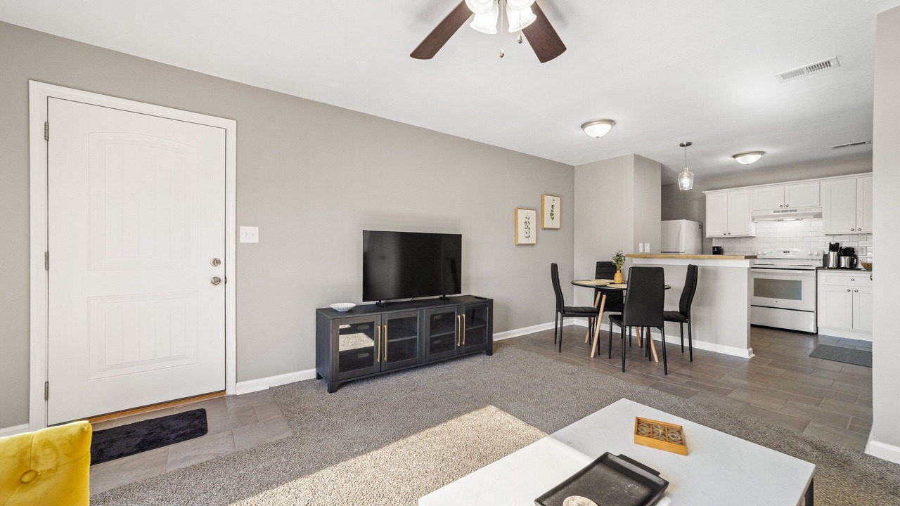Photo of Livingroom in Clarksville