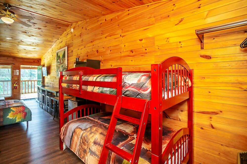Photo of Bedroom in Benton