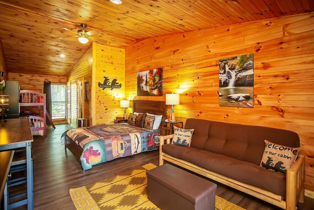 Photo of Bedroom in Benton
