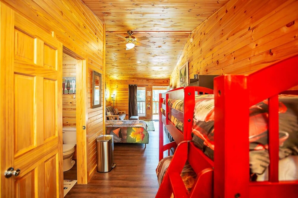Photo of Bedroom in Benton