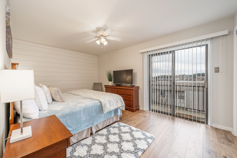 Photo of Bedroom in Lake Hamilton
