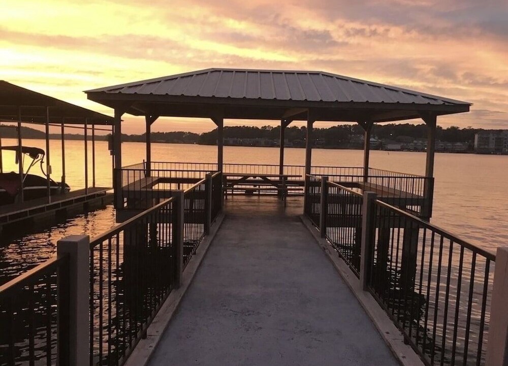 Photo of Others in Lake Hamilton