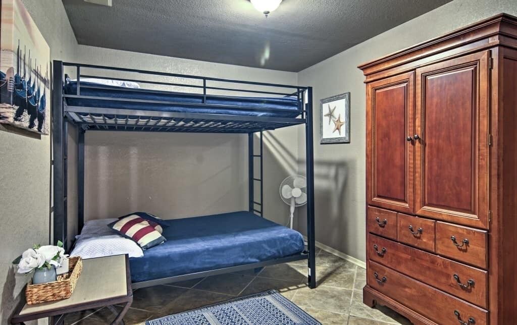 Photo of Bedroom in Lake Hamilton