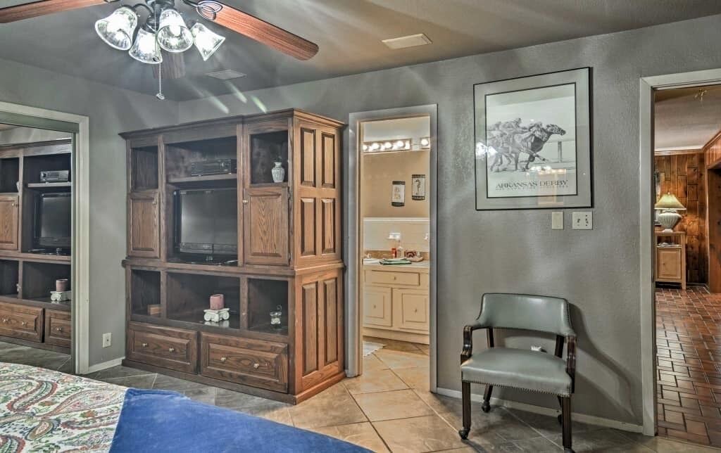Photo of Bedroom in Lake Hamilton