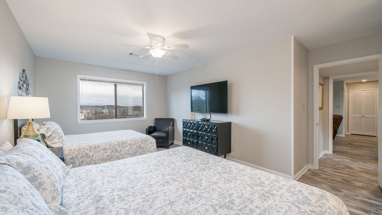 Photo of Bedroom in Lake Hamilton