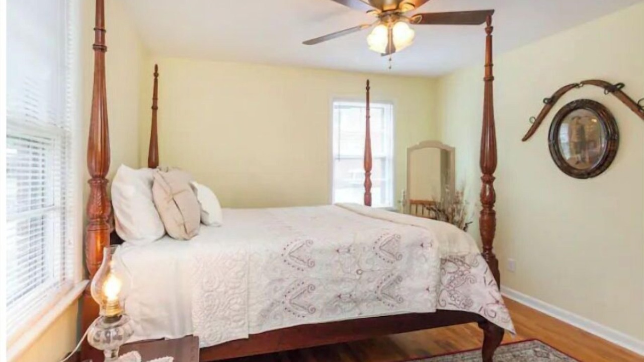 Photo of Bedroom in Urbandale Nations