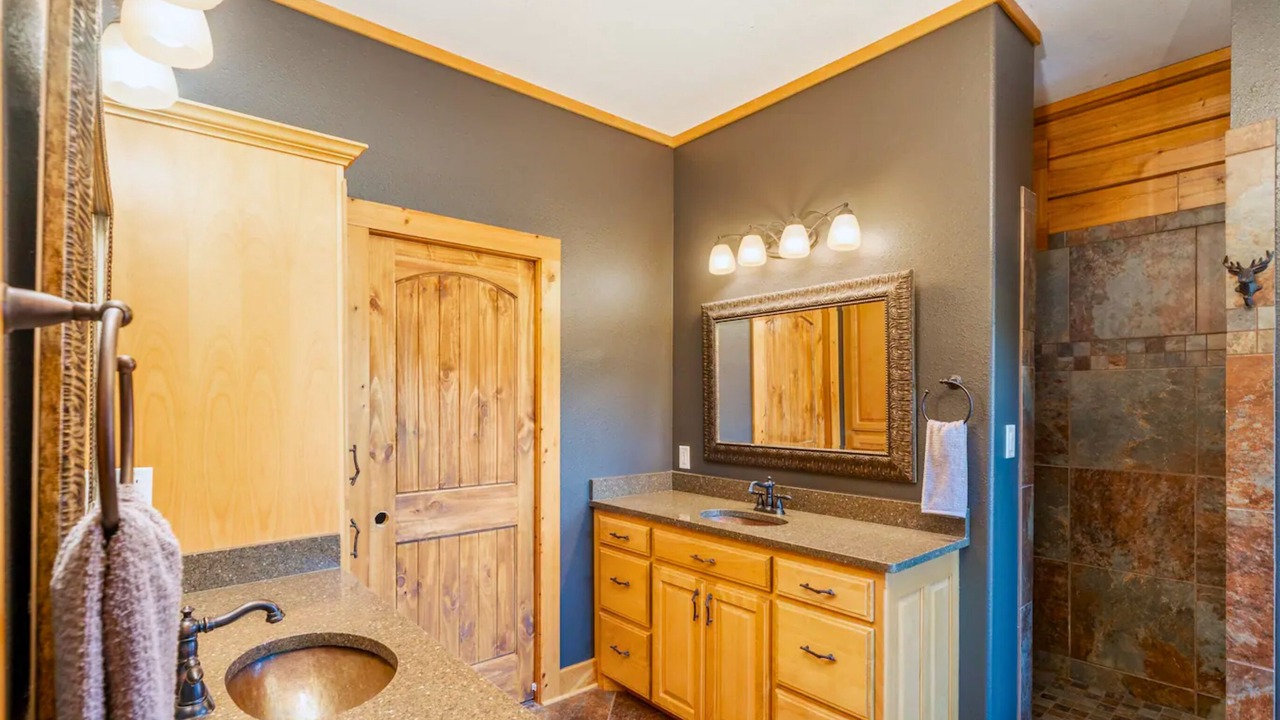 Photo of Bathroom in Royal