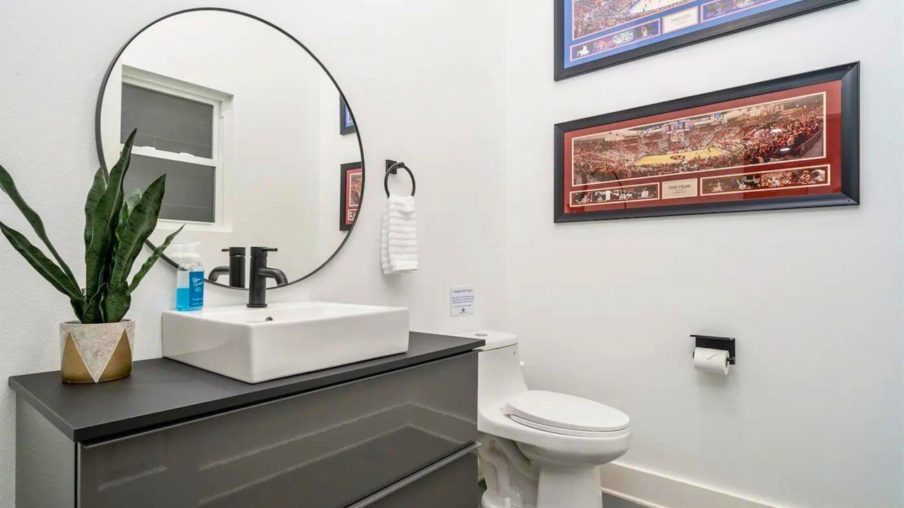 Photo of Bathroom in Lake Hamilton