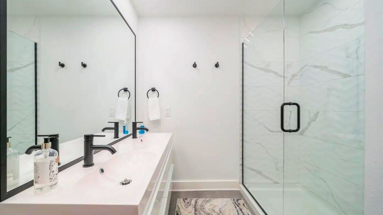 Photo of Bathroom in Lake Hamilton