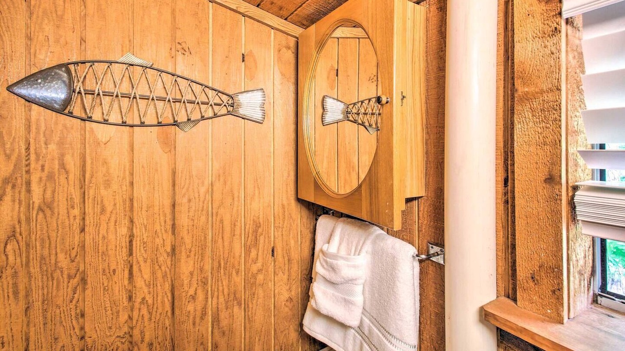 Photo of Bathroom in Piney