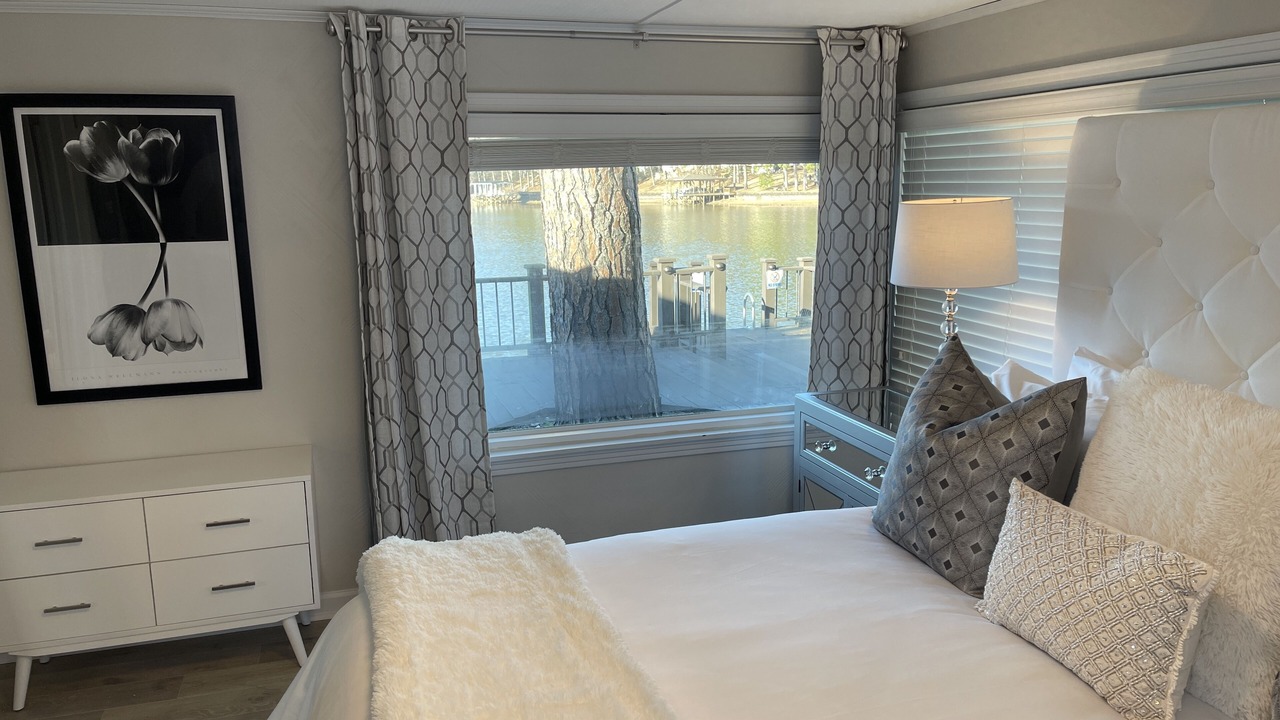 Photo of Bedroom in Mid America