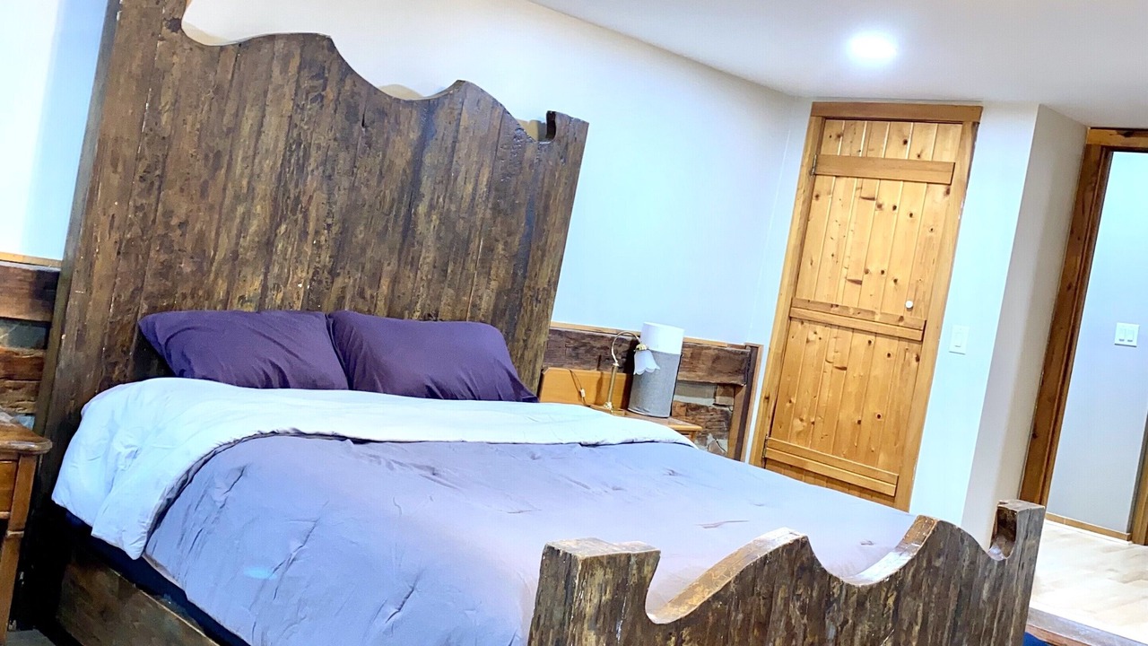 Photo of Bedroom in Hendersonville