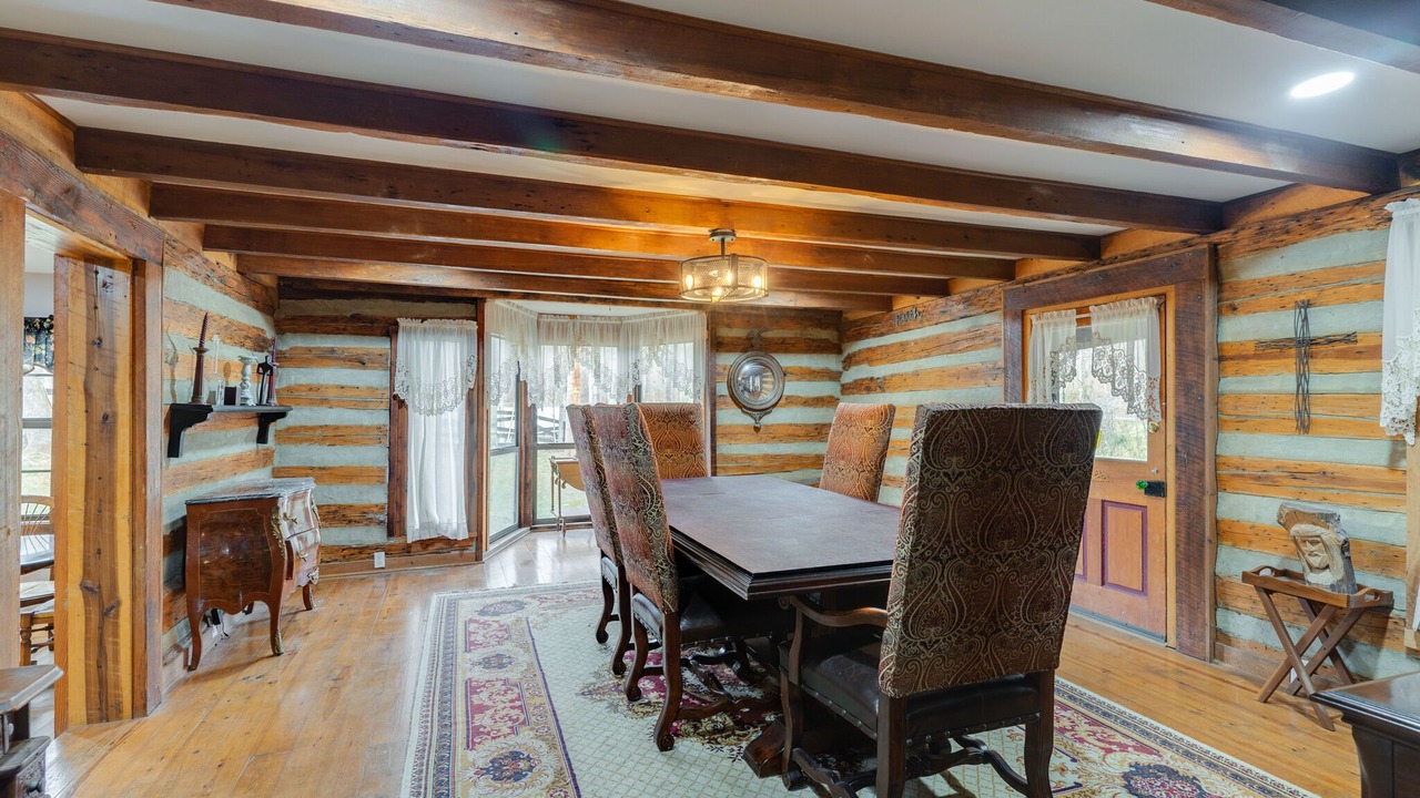 Photo of Livingroom in Hendersonville