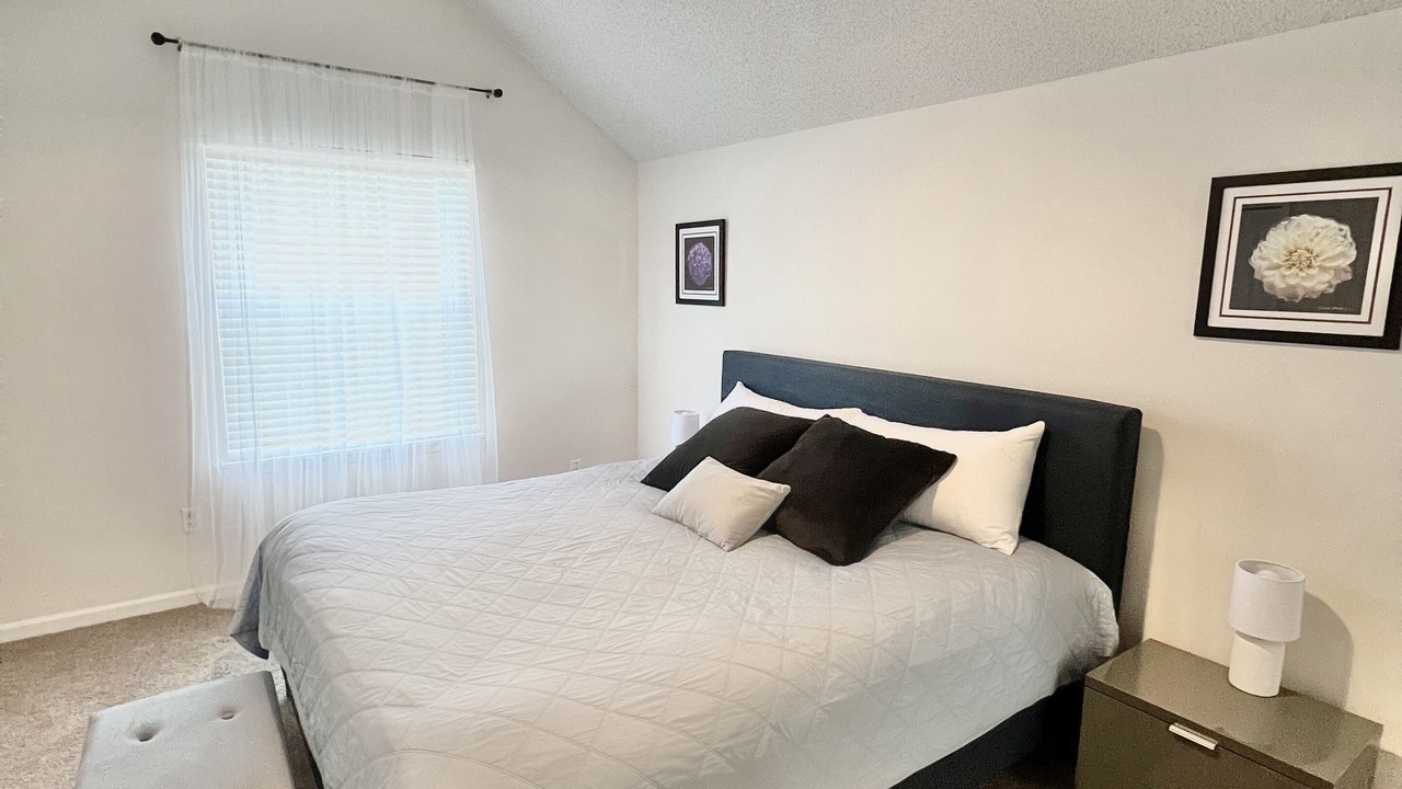 Photo of Bedroom in Lawrence