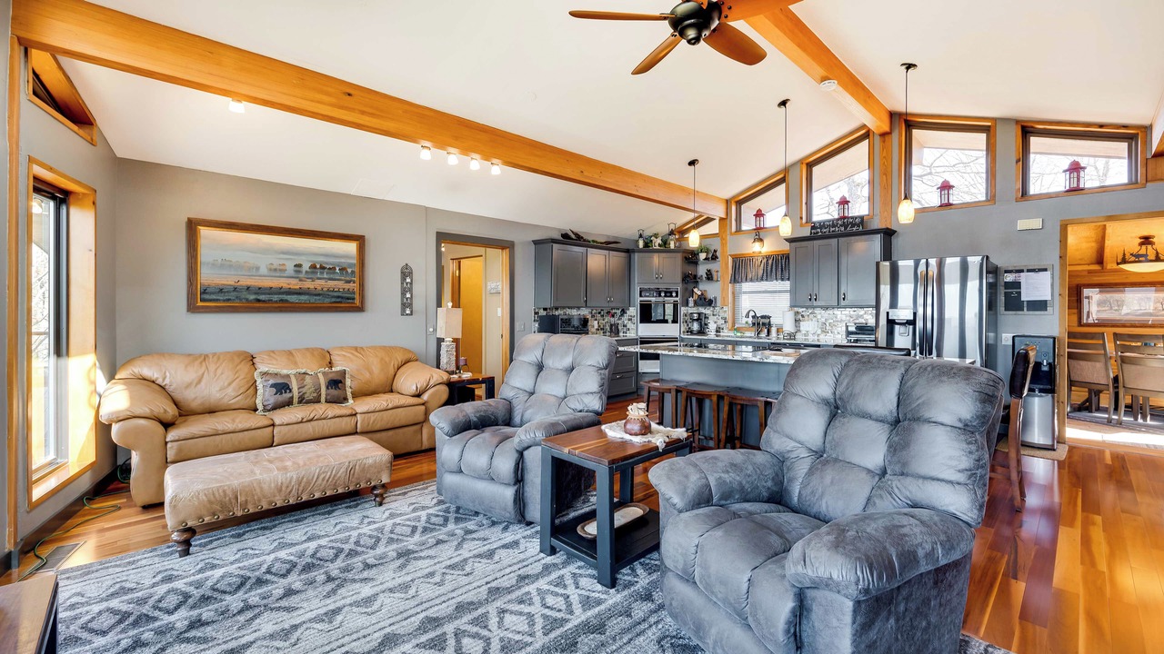Photo of Livingroom in Sylvan Shores