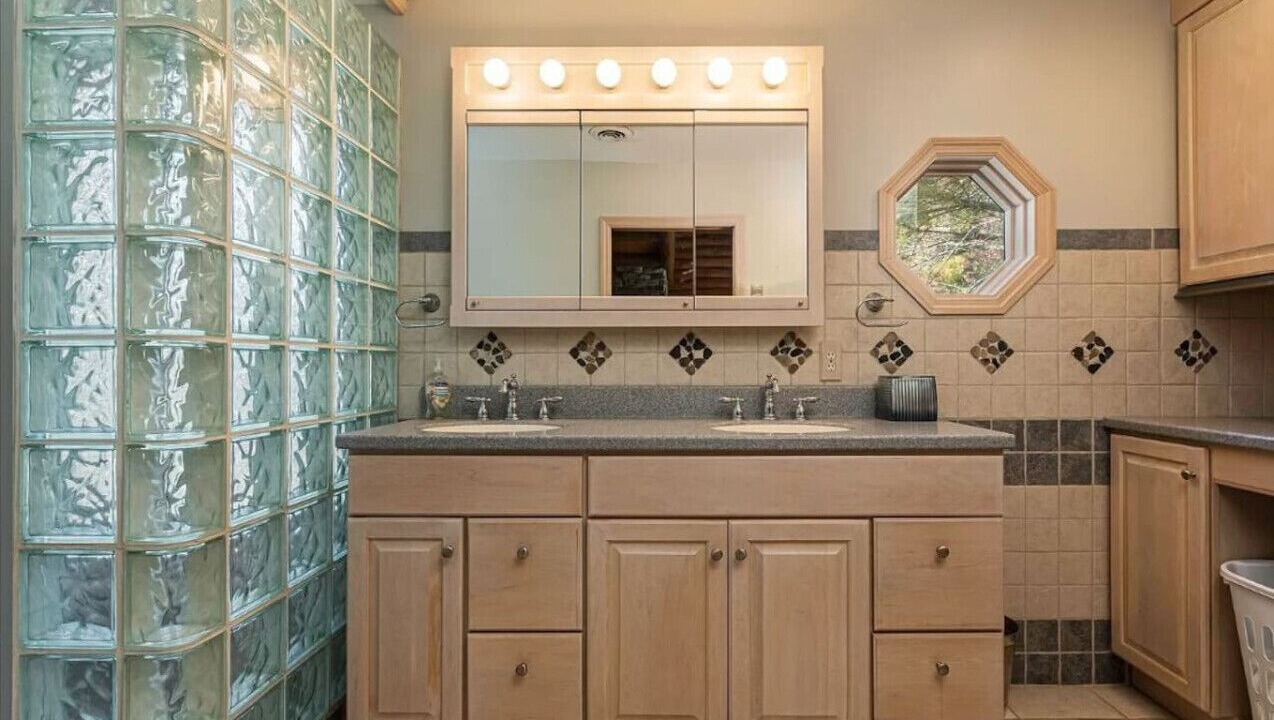 Photo of Bathroom in Murphysboro