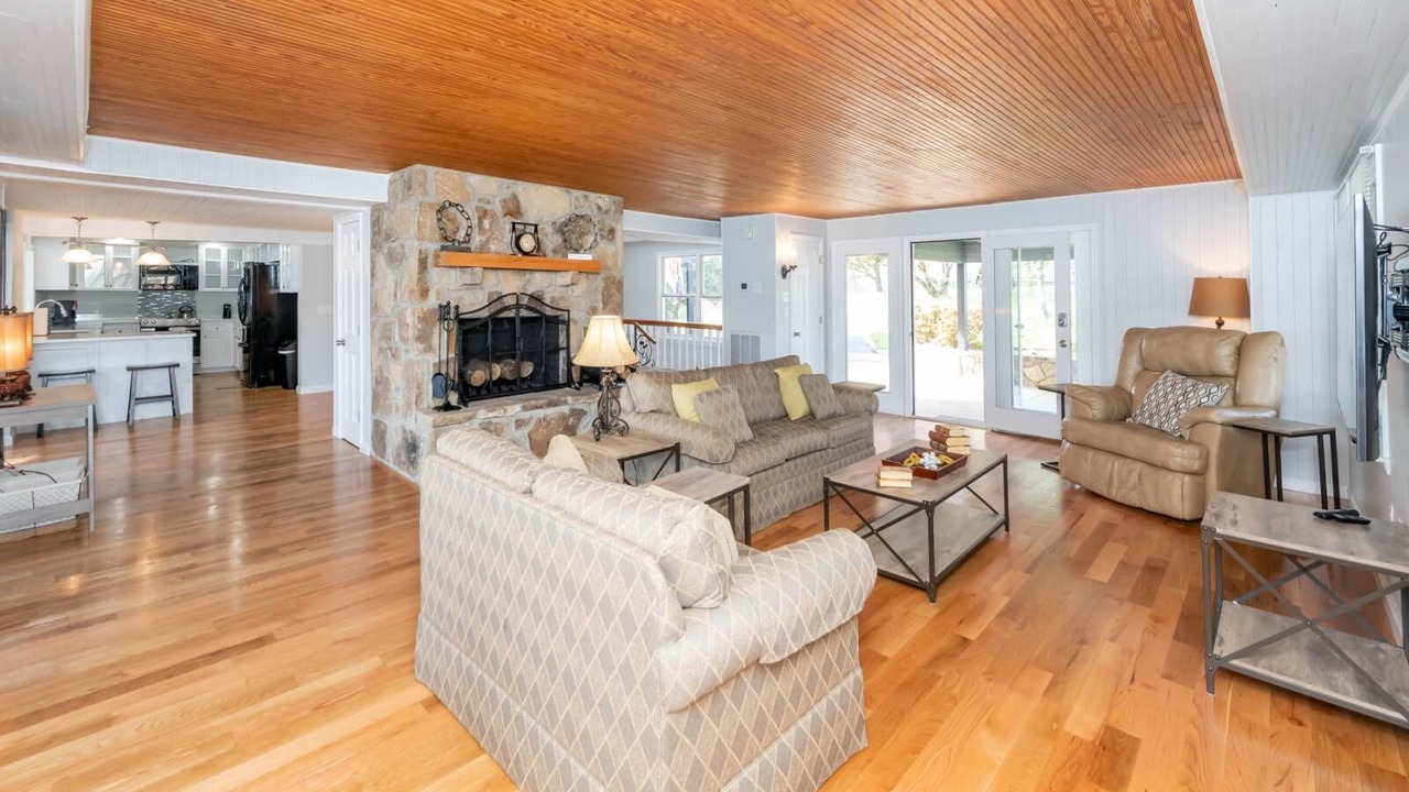 Photo of Livingroom in Lenoir City