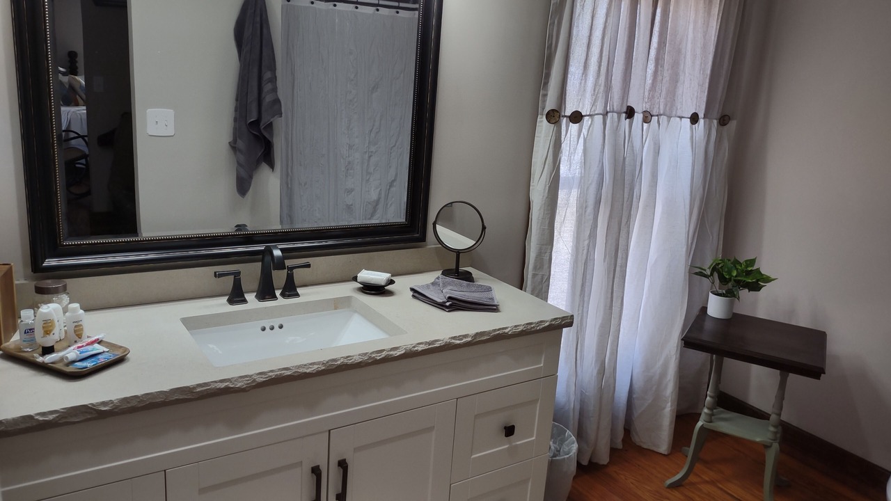 Photo of Bathroom in Pauline