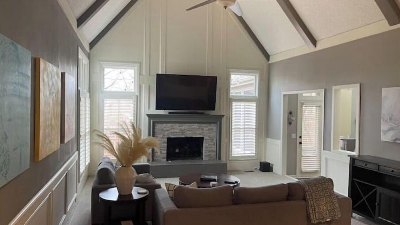 Photo of Livingroom in Overland Park