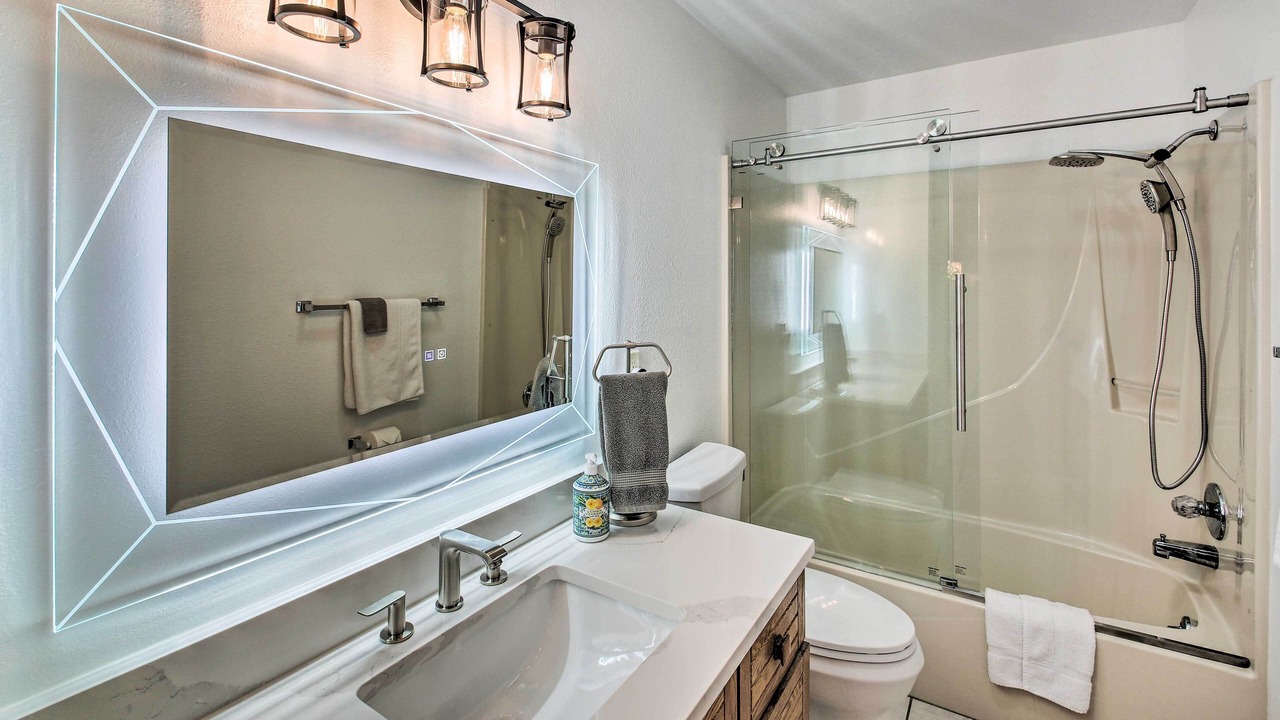 Photo of Bathroom in Lake Hamilton