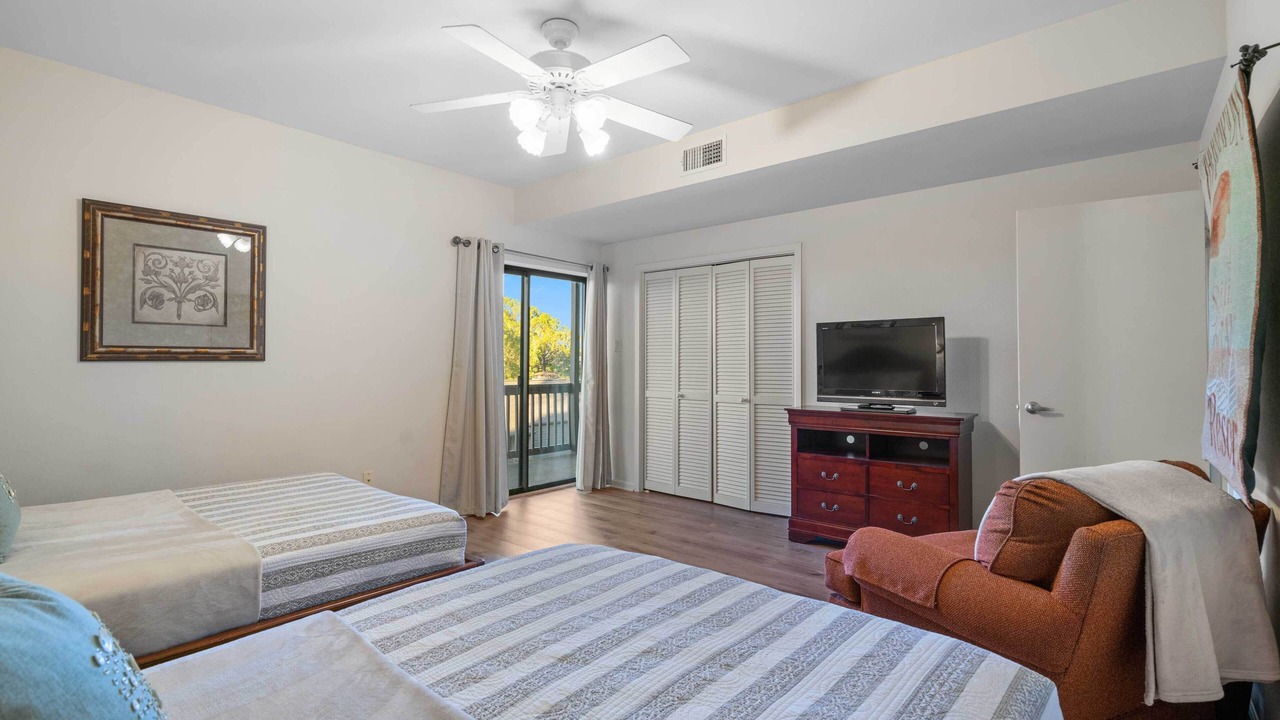Photo of Bedroom in Lake Hamilton