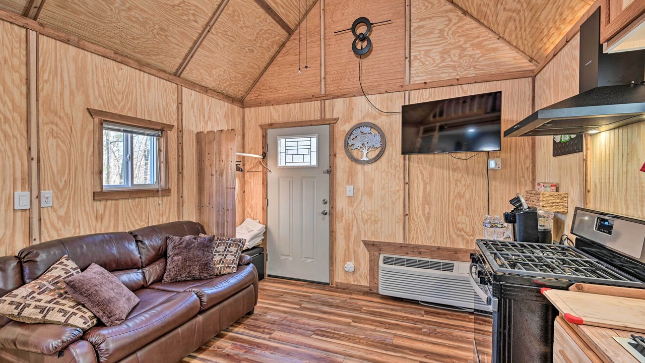 Photo of Livingroom in Greenbrier
