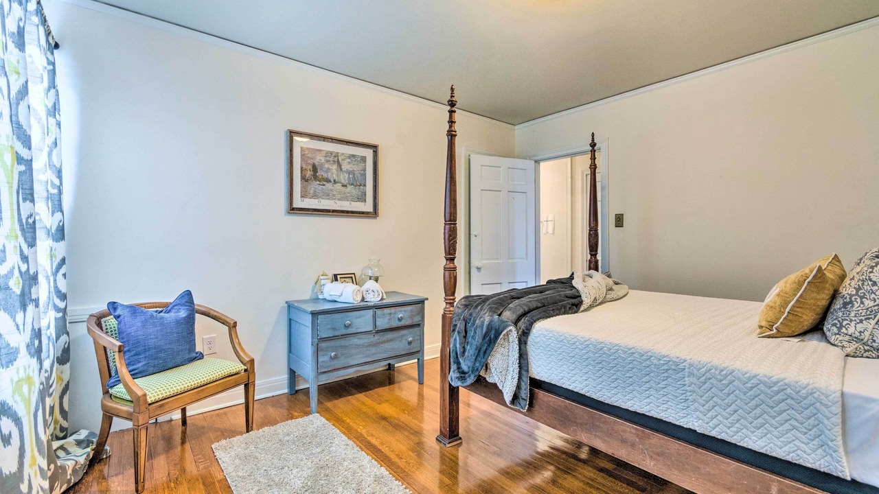 Photo of Bedroom in Midtown