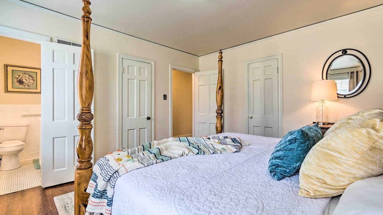 Photo of Bedroom in Midtown
