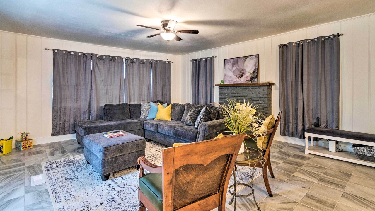Photo of Livingroom in Midtown