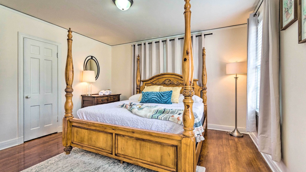Photo of Bedroom in Midtown