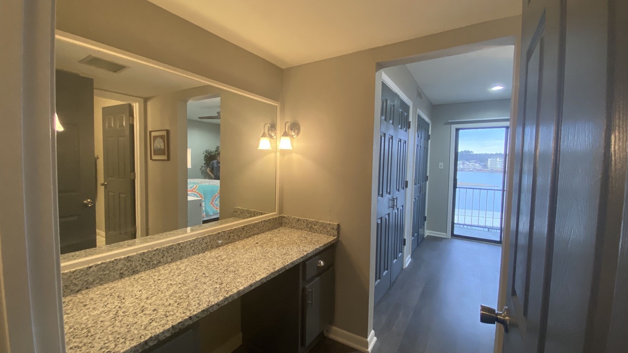 Photo of Bedroom in Lake Hamilton