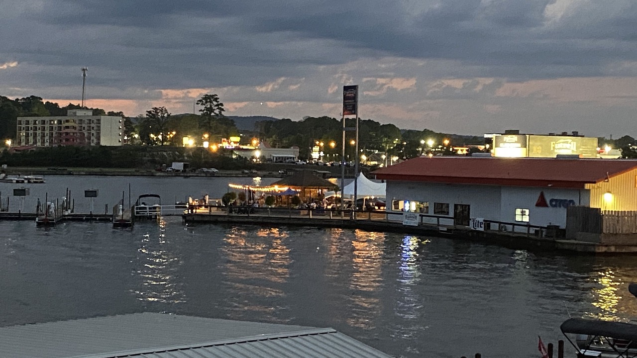 Photo of Others in Lake Hamilton