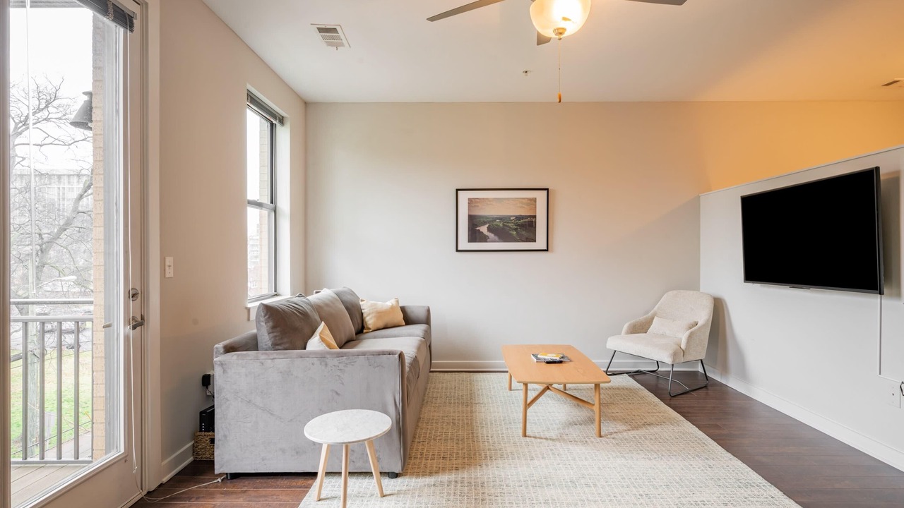 Photo of Livingroom in Music Row