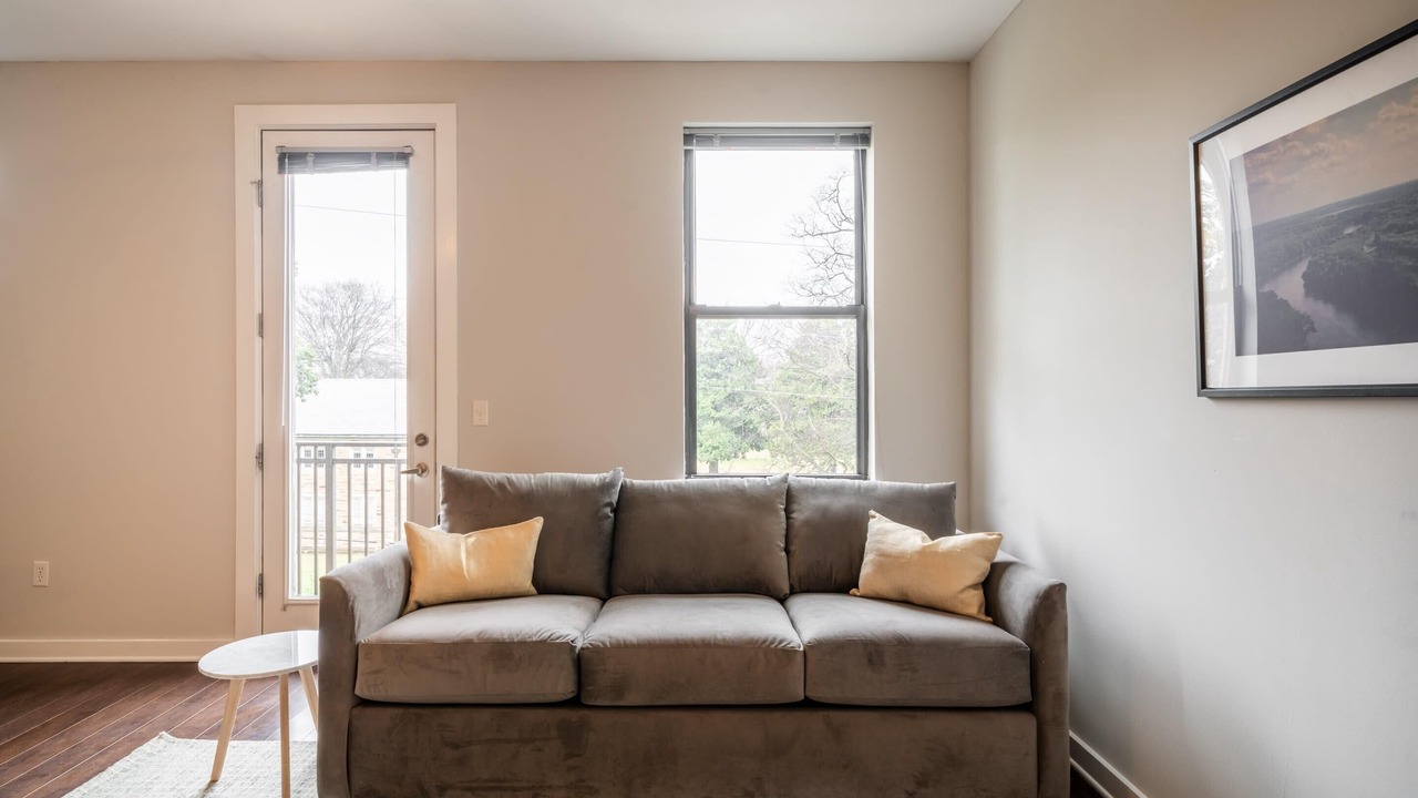 Photo of Livingroom in Music Row