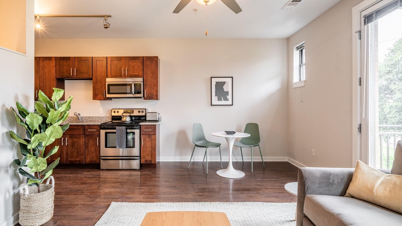 Photo of Livingroom in Music Row