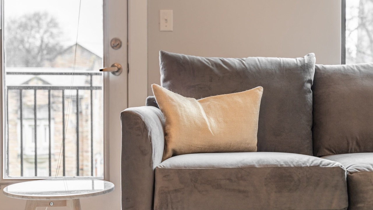 Photo of Livingroom in Music Row