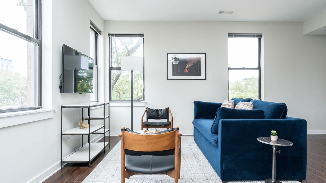 Photo of Livingroom in Music Row