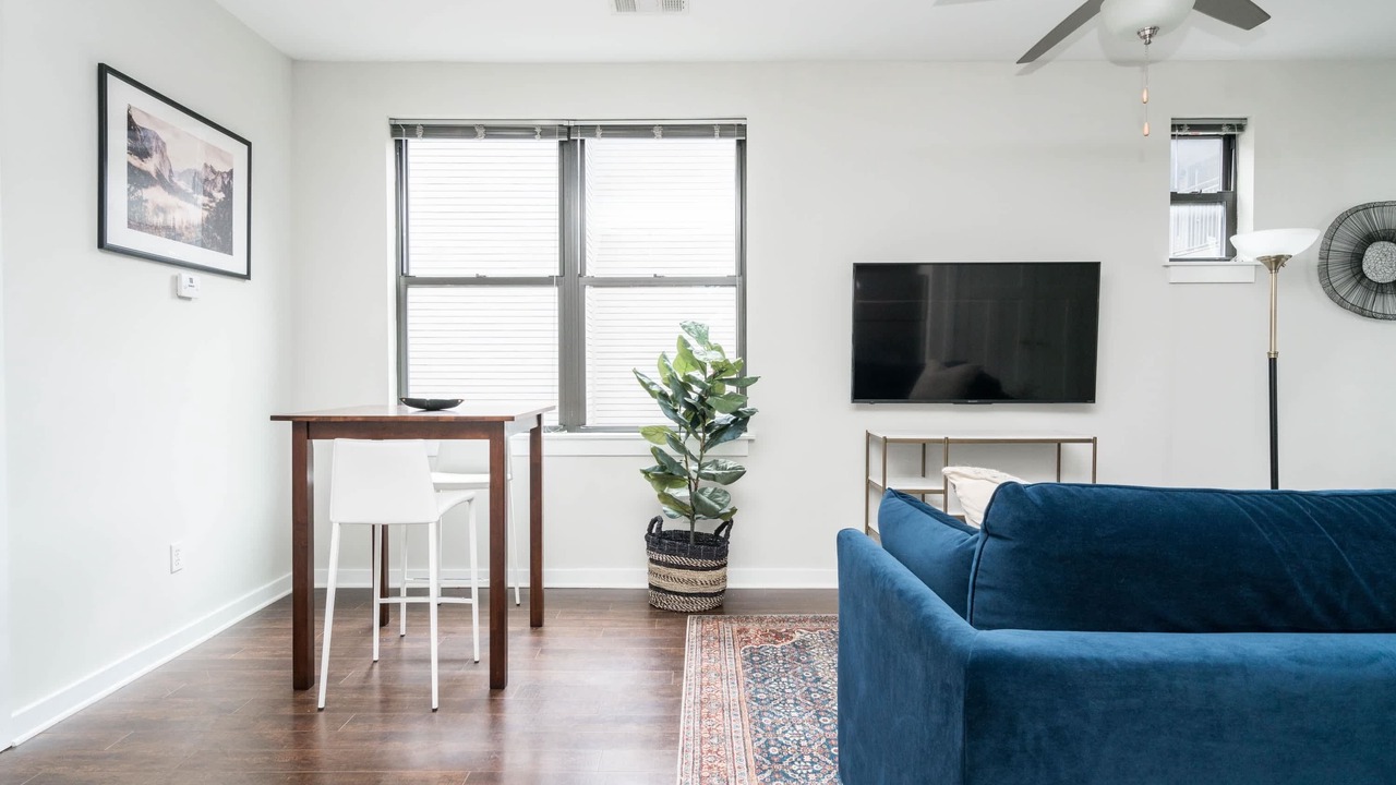 Photo of Livingroom in Hillsboro Village
